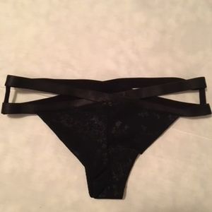 Parah Ritmo Brazilian thong Size M Black NWT
